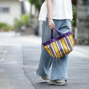 กระเป๋าถือสะพายไหล่แบรนด์ดีไซเนอร์ลายตัวอักษรและลายทางสำหรับผู้หญิง ขายส่ง - Product Image 2