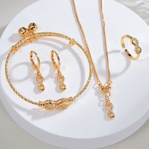 Modische Bestseller Kinder-Schmuckset Niedliches Vergoldetes Blumen-<span class=keywords><strong>Set</strong></span> mit Halskette, Ohrringen, Armband und Ring Besetzt mit Glänzenden Zirkonia - Product Image 6