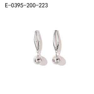 Boucles d'oreilles pendantes tendance en acier inoxydable 316L plaqué or PVD, durables et résistantes E-0395-200-223 - Product Image 3