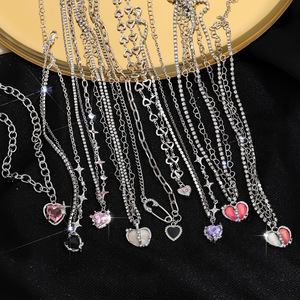 Collar Corazón Rosa Galaxia para Mujer, Lujo Ligero, Diseño Exclusivo, Incrustaciones de Cristal de Alta Gama - Cadena de Aleación con Cuentas Elegante - Product Image 4