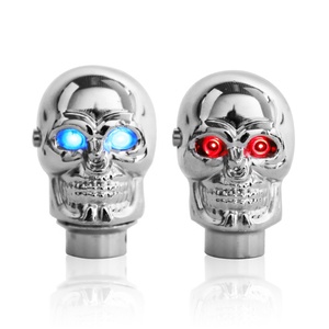 Forme <span class=keywords><strong>de</strong></span> crâne Auto voiture alliage d'aluminium 7cm <span class=keywords><strong>pommeau</strong></span> <span class=keywords><strong>de</strong></span> levier <span class=keywords><strong>de</strong></span> <span class=keywords><strong>vitesse</strong></span> avec lumière LED bleue accessoires <span class=keywords><strong>de</strong></span> voiture - Product Image 2