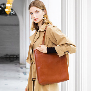 Sac fourre-tout trapézoïdal architectural pour <span class=keywords><strong>femme</strong></span>, avec poignée intégrée sans couture, sac à bandoulière, indispensable pour le travail et les voyages, grand sac en cuir - Product Image 1