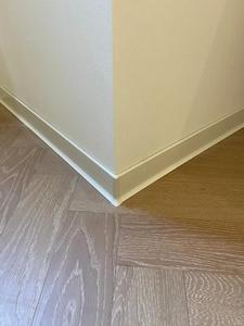 Panneau mural et plinthe décoratifs <span class=keywords><strong>en</strong></span> <span class=keywords><strong>bois</strong></span> de teck chinois – Plinthe <span class=keywords><strong>en</strong></span> <span class=keywords><strong>bois</strong></span> durable - Product Image 4
