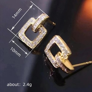 Eleganti Orecchini a Perno in Stile Coreano, Gioielli Chic da Donna, Design Floreale Retrò per Uso Quotidiano, Idea Regalo - Product Image 3