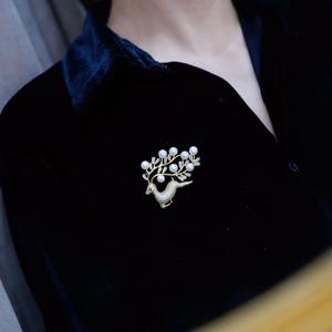 Broche de Ciervo Navideño con Incrustaciones de Circonio Japonés y Coreano 2025, Broche de Flor para el Pecho, Broche para Parejas, Accesorio para Transmisión en Vivo, Nueva Moda - Product Image 4