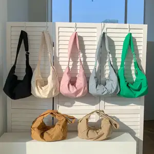 Oem/Odm Lightweight Women'S Bag Large-Capacity Casual Nylon Messenger Dumpling Bag Solid Color Shoulder Bag