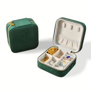 Caja de terciopelo cuadrada para joyas, mini organizador portátil de viaje para mujer con cremallera para anillos y pendientes - Product Image 1