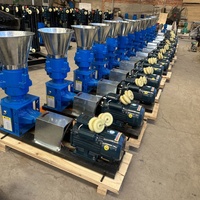 Machine innovante à moteur pour la fabrication d'aliments pour volailles, haute productivité, pour la gestion moderne des exploitations avicoles