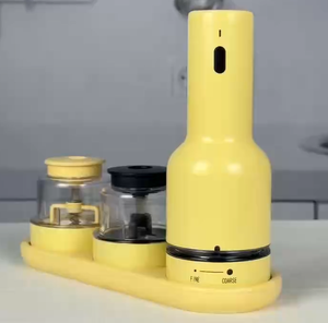 Moulin à poivre électrique réglable personnalisé, rechargeable par USB, moulin à sel et à poivre automatique à une main avec 2 capsules à changement rapide - Product Image 4