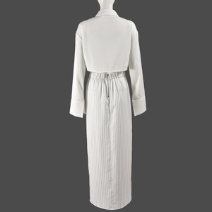 Conjunto de 2 piezas de <span class=keywords><strong>moda</strong></span> 51187 para mujer, camisas cortas informales de manga larga con botones y falda derramada a rayas - Product Image 4