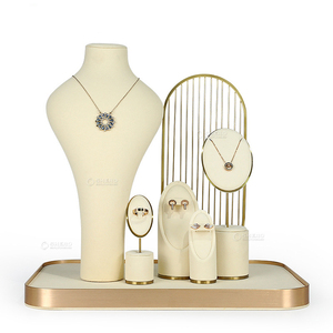 Supports de présentation de bijoux personnalisés en microfibre, série de présentoirs pour colliers et pendentifs - Product Image 4