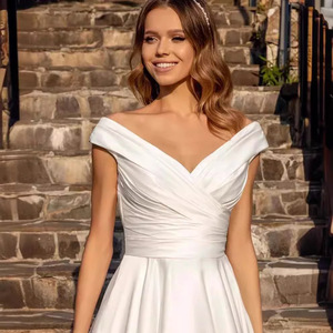 LY-WD1316 Abito da Sposa in Raso Stile A-Line con Spalle Scoperte, Design alla Moda Classico, Taglia Personalizzabile, Colore Avorio - Product Image 4