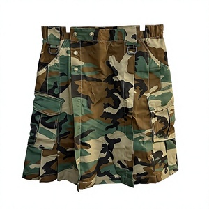 Kilt utilitaire camouflage pour homme avec poches cargo et jupe plissée en coton, coupe classique, taille adulte - Product Image 1