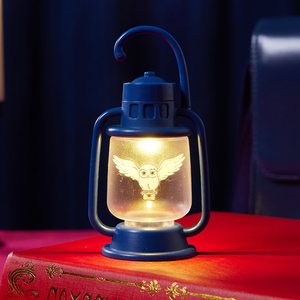 MINISO <span class=keywords><strong>Harry</strong></span> <span class=keywords><strong>Potter</strong></span> Series Lantern Night Light Sleep Light para la decoración <span class=keywords><strong>de</strong></span> la Mesa del dormitorio <span class=keywords><strong>de</strong></span> las niñas Linterna coleccionable - Product Image 1