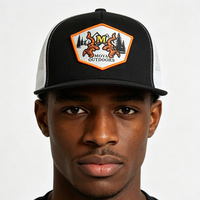 Casquette Trucker à 5 Panneaux Bicolore à Visière Plate en Maille, Casquette Snapback d'Extérieur avec Logo Personnalisé en Patch Tissé
