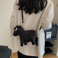 Bolso cruzado con forma de caballo de animal personalizado de gama alta, bolso de hombro bonito para mujer con flecos
