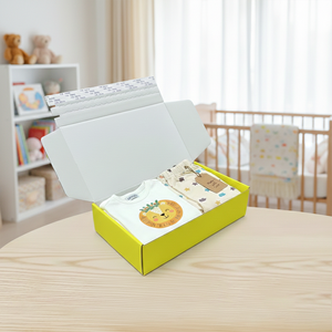 Boîte cadeau pour vêtements d'enfants jaunes de <span class=keywords><strong>marque</strong></span>, boîte d'expédition en carton ondulé E-Flute écologique avec laminage mat personnalisé - Product Image 3
