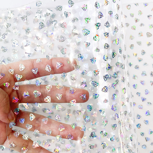 Diseño de patrón de diamantes de colores, rollo de película de plástico transparente de PVC, cuero sintético transparente para materiales de embalaje/bolsas de cosméticos - Product Image 1