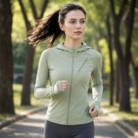 Veste de protection solaire à capuche intégrale pour femme FlowForm UPF50+ - Spandex/Nylon, séchage rapide, respirante, capuche réglable