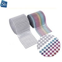 Vente en gros Rouleau d'enveloppe en maille de diamant scintillant strass de transfert de fleurs en plastique pour accessoires de mariage