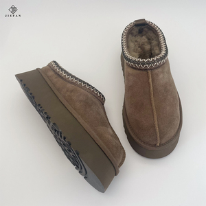 Stivali <span class=keywords><strong>da</strong></span> <span class=keywords><strong>Neve</strong></span> e Pantofole Slip-On Calde in Vera Pelle di Montone Personalizzate all'Ingrosso <span class=keywords><strong>da</strong></span> <span class=keywords><strong>Donna</strong></span> per l'Inverno - Product Image 6