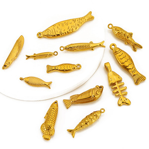 จี้รูปปลาเคลือบทอง 18K ทำจากสแตนเลส ขนาดกลาง สำหรับงาน DIY อุปกรณ์ตกแต่งเครื่องประดับ - Product Image 1