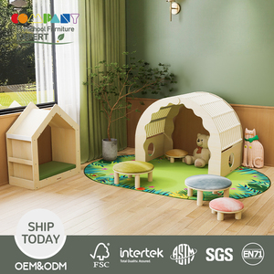 Mobilier Montessori professionnel en bois pour lecture et jeu, idéal pour la garderie, la crèche et la salle d'activités intérieure - Product Image 1