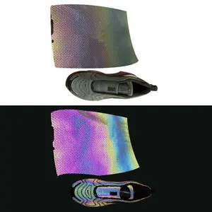 新款 rainbow color hi vis 3D spacer 三明治针织聚酯空气网布材料，鞋帮采用反光涂层