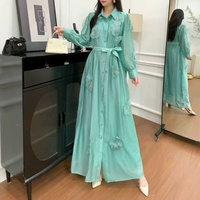 Robe chemise maxi élégante et luxueuse à fleurs tissées pour femmes avec manches longues, détails boutonnés, tenue formelle et décontractée