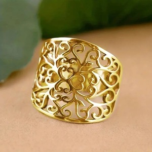 Anello Largo Vintage con Motivo Traforato, Stile Boho Unisex, Gioiello da Dito Casual per Uso Quotidiano - Product Image 1