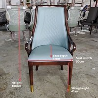 Fauteuil en bois massif de luxe léger haut de gamme avec chaise à dossier rembourrée souple pour salle à manger hôtel et restaurant