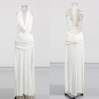 Robe longue chic blanche à col licou et découpes pour femme, dos nu, froncée, idéale pour les soirées, les occasions formelles et les invitées de mariage