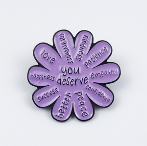 Distintivo Decorativo in Metallo con Lettera Inglese Personalizzata, Spilla a Forma di Fiore e Occhiali in Lega di Zinco, Distintivo Creativo Personalizzato, Vendita all'Ingrosso - Product Image 5