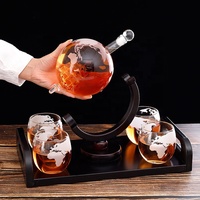 Décanteur à whisky Globe gravé 4 verres 10 Oz sur plateau en bois d'acajou, emballage cadeau de noël, distributeur de whisky