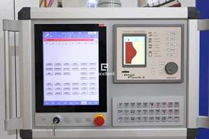Machine de soufflage par extrusion automatique pour la fabrication de bidons en plastique de 5L, <span class=keywords><strong>10L</strong></span>, 20L, 25L, 30L pour huile de cuisson, <span class=keywords><strong>AdBlue</strong></span> et produits chimiques - Product Image 5