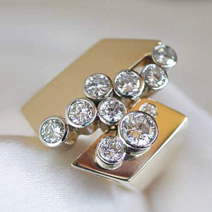 Anello da Donna in Rame Dorato con Zirconia Cubica, Forma Speciale, Gioiello alla Moda - Product Image 2