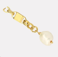 Bracelet à breloques en laiton pour femme avec perle naturelle, idéal pour les clubs de beauté et de fitness et les souvenirs d'hôtes