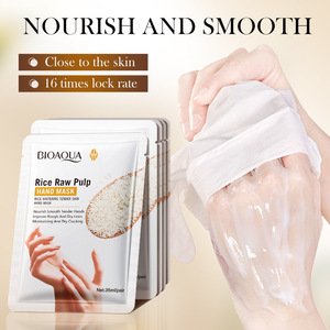 BIOAQUA Wholesale Natural Organic Rice Peeling Foot Mask for <strong>Moisturizing</strong> Whitening Exfoliating Repairing <strong>Gloves</strong> Foot Mask - Product Image 5