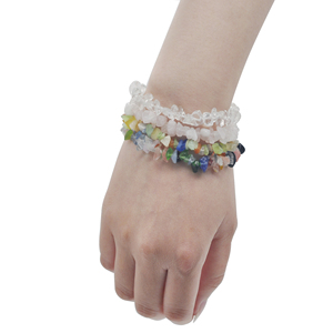 Braccialetti con trucioli di ghiaia in cristallo con pietre preziose irregolari - Product Image 4