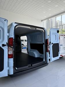 Fourgonnette utilitaire de petite taille <span class=keywords><strong>DFSK</strong></span> EC75 à conduite à gauche, capacité de charge 1200 kg, minivan électrique, fourgonnette de livraison - Product Image 2