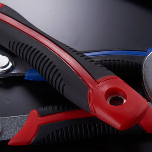 Clé à molette universelle polyvalente à réglage automatique Outil de bricolage en acier au carbone Mesure métrique OEM personnalisable - Product Image 2