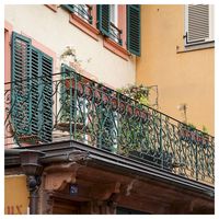 Balustrade en fer forgé découpée au laser, design ajouré personnalisé, main courante d'escalier décorative artistique pour résidence de luxe