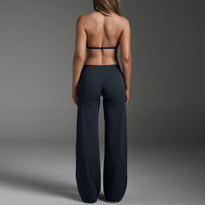 Completo Yoga da Donna 2 Pezzi: <span class=keywords><strong>Reggiseno</strong></span> <span class=keywords><strong>Sportivo</strong></span> con Scollo a V e Pantaloni a Vita Alta a Gamba Larga, Elasticizzati in 4 Direzioni, Traspiranti, Asciugatura Rapida, Leggeri - Offerta Speciale - Product Image 5