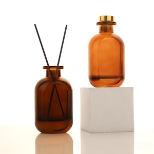 Flacon en verre épais de luxe pour huiles essentielles et diffuseurs à bâtonnets, couleur personnalisée, avec couvercle, 50ml, 100ml, 150ml - Product Image 4