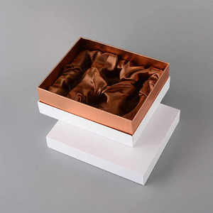 Boîtes cadeaux personnalisées en carton blanc à faible coût, couvercle rigide et base pour la présentation d'articles de luxe PBPK modèle PBX09 - Product Image 4