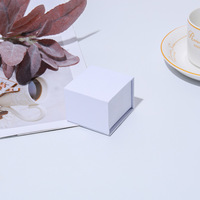 Boîtes à bijoux en carton avec fermeture magnétique personnalisées avec logo pour boucles d'oreilles, pendentifs, colliers - pour organiser et présenter vos pièces
