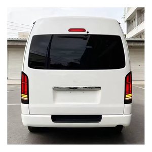 Luces traseras para automóvil compatibles con los modelos Hiace de 2004-2018. - Product Image 2