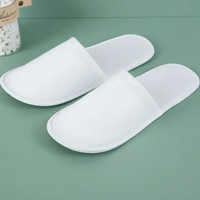 Chaussons blancs fermés en stock, antidérapants, semelle en EVA, bon marché, jetables