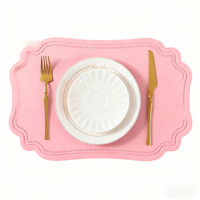 Style européen moderne 2025 nouveauté Imitation cuir PU PVC 3mm d'épaisseur carré napperon résistant à la chaleur antidérapant résistant à l'huile alimentaire