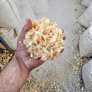 Compact Wood Shavings Horse Bedding Straw Sawdust Farm Stable Animal Block 2 Year <b>Shelf</b> Life - Product Image 1